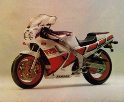 Yamaha-FZR1000-87--3.jpg