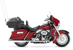 Harley-davidson-cvo-ultra-classic-electra-glide-2-2007-2007-0.jpg