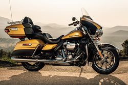 Harley-davidson-ultra-limited-2-2017-0.jpg
