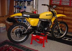 1977-Suzuki-RM370B-Yellow-4672-0.jpg
