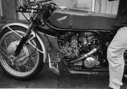 1966-Honda-RC149-2.jpg
