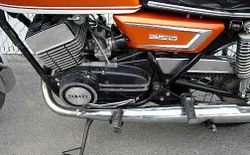 Yamaha-r5-b-1971-1973-2.jpg
