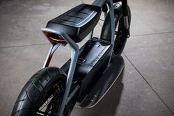 Harley-Davidson-Electric-Scooter-concept-04.jpg