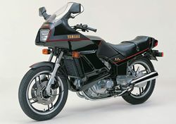 Yamaha XZ550R Vision
