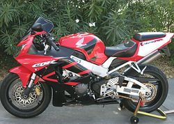 2001-Honda-CBR929RR-Red-0.jpg