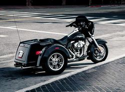 Harley-Street-Glide-Trike-10--1.jpg