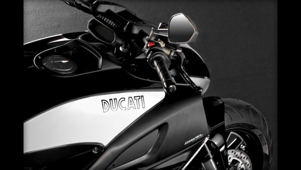 2013 Ducati Diavel Cromo
