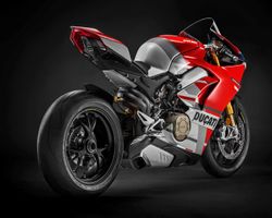 Ducati-Panigale-V4S-Course-3.jpg