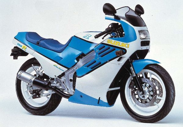 Suzuki Gsx R400 History Specs Pictures Cyclechaos