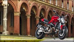 Ducati-monster-821-2016-2016-1.jpg